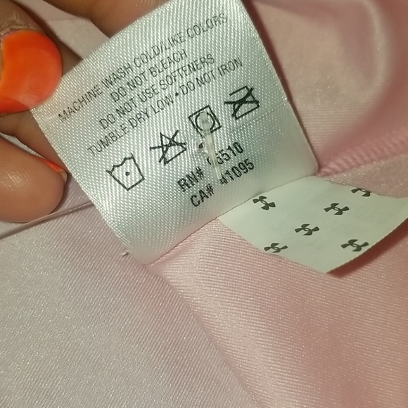 UNDER ARMOUR TANK TOP - Picture 8 of 13